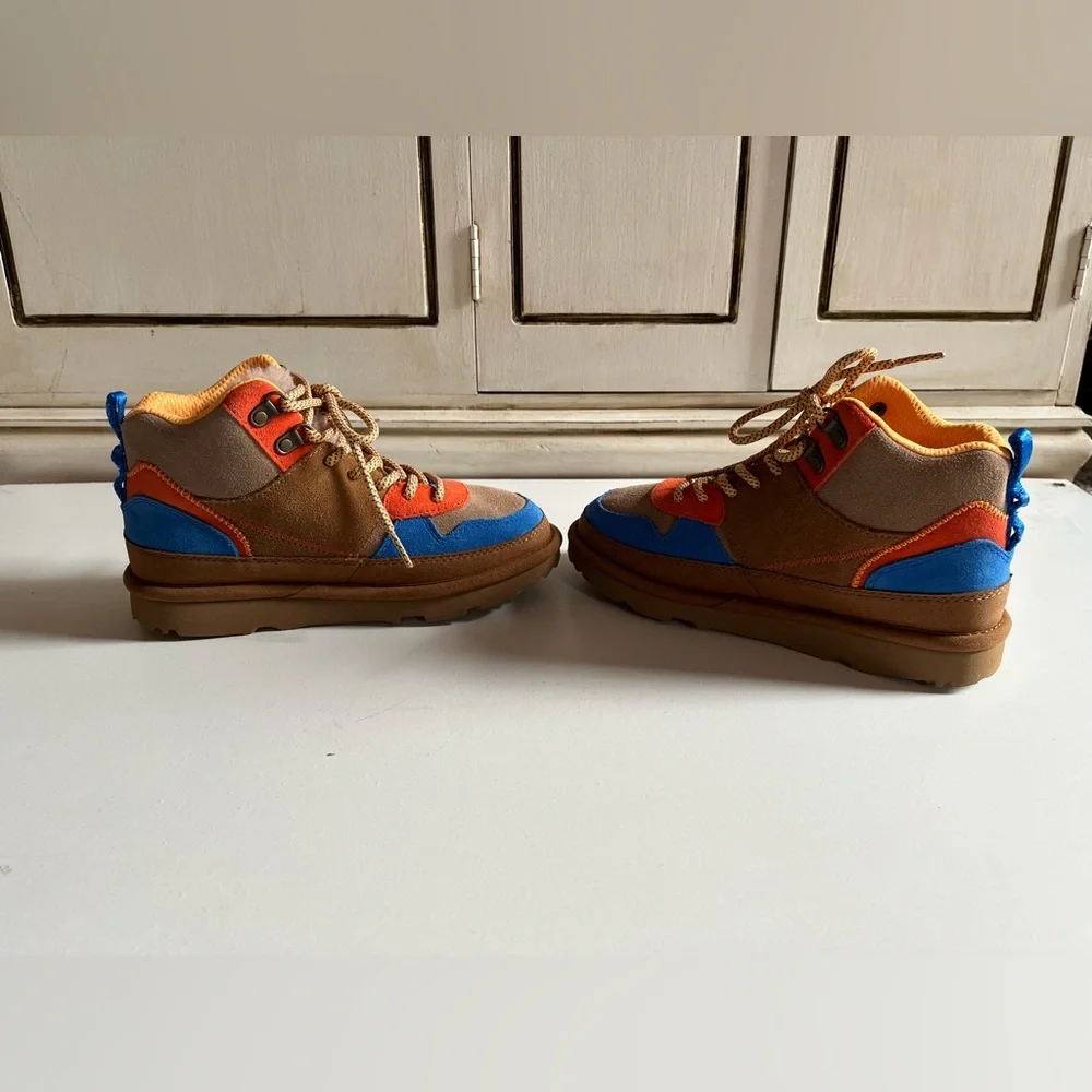 New UGG Unisex-Child K Highland Hi Heritage Sneaker Brown blue orange suede 2